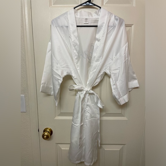 White Bride Robe - Picture 2 of 2